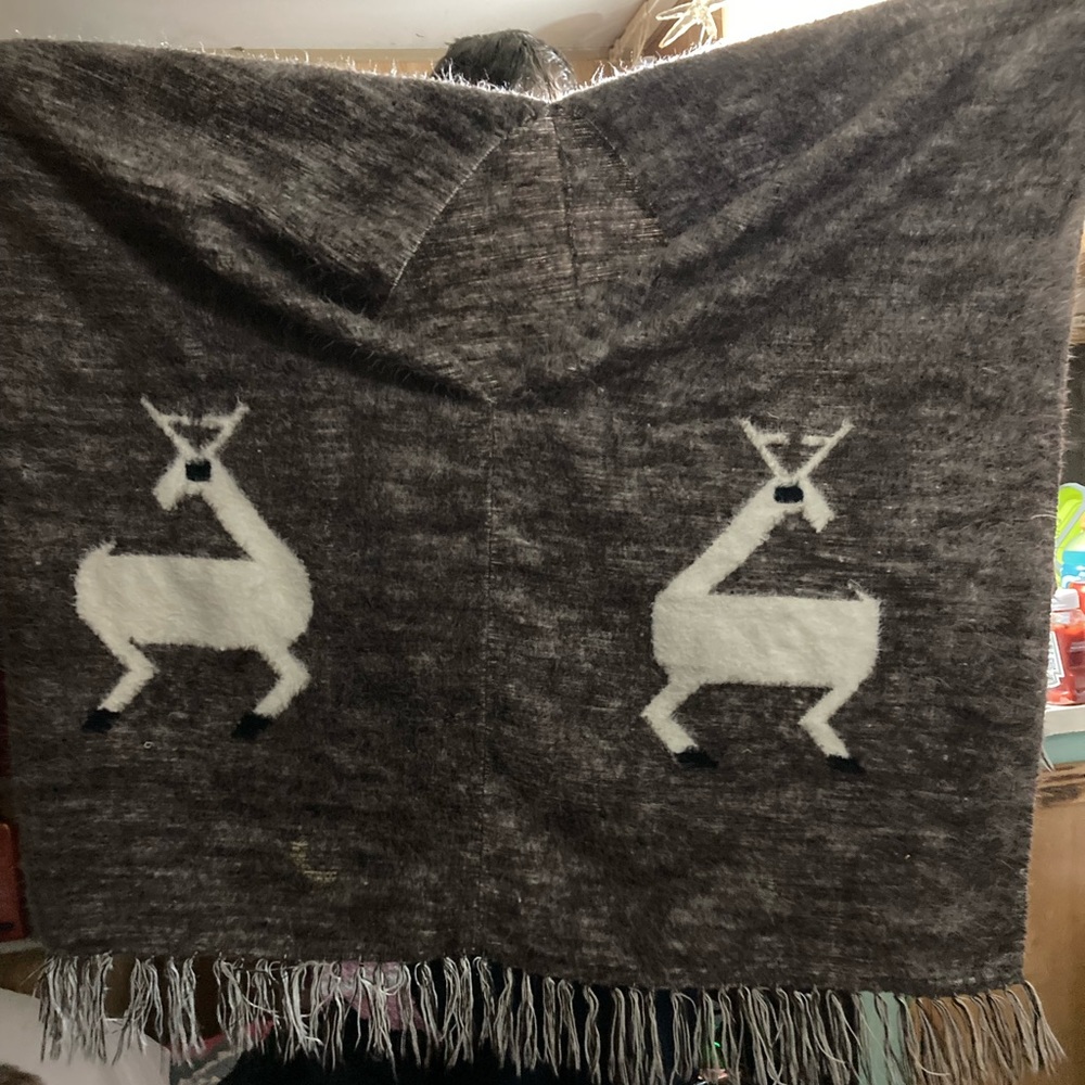 Llama poncho